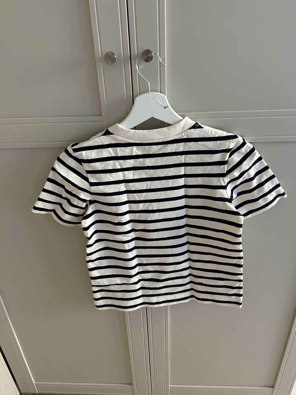 Cos T-shirt: COS gestreiftes Basic T-Shirt, XS – Nuovo (secondo la descrizione) da Solothurn venduto da anj_5zhn 1