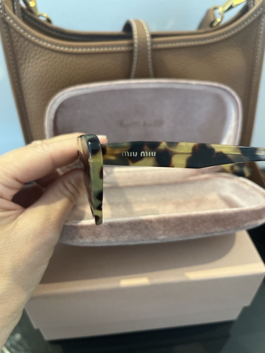 Miu Miu Occhiali & Lenti: Miu Miu sun glasses  – Nuovo (secondo la descrizione) da Zug venduto da ChicSales 4