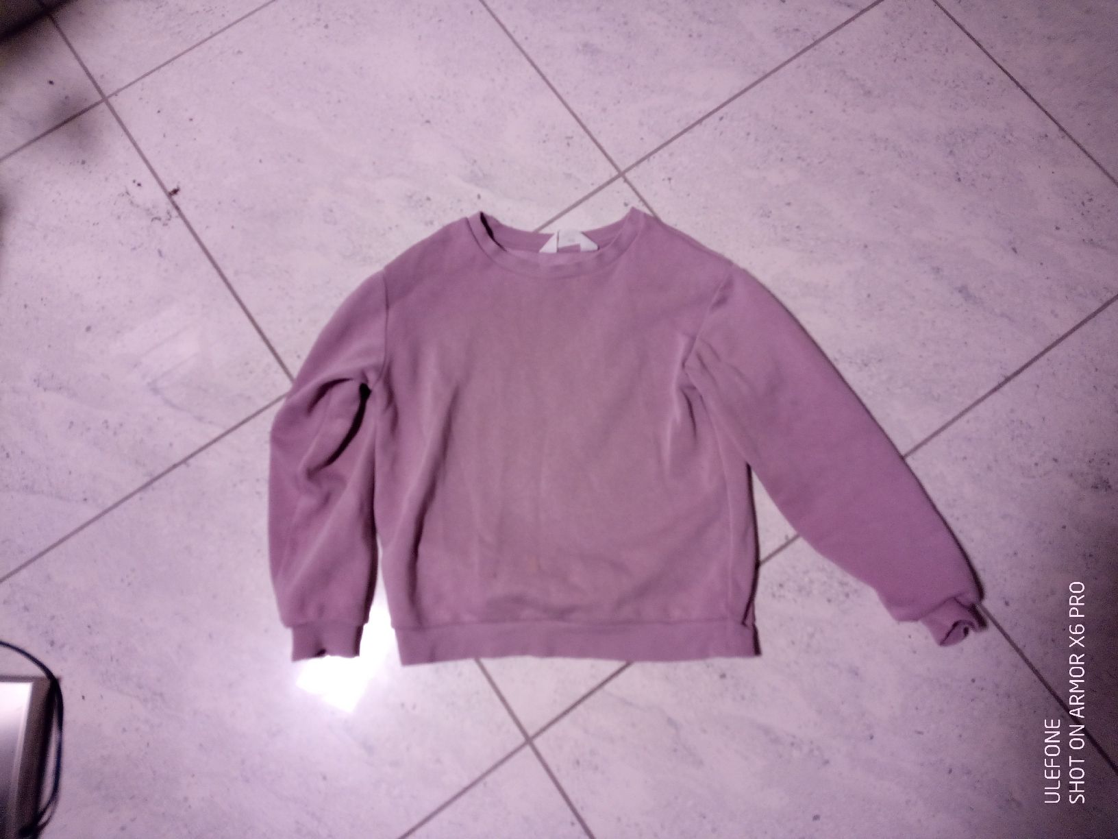 H&M Maglioni & Felpe: H&M Mädchen Pulli / Pullover / Sweatshirt Lila Gr. 134/140, – Usato da Volketswil venduto da Car1