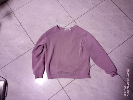 H&M Mädchen Pulli / Pullover / Sweatshirt Lila Gr. 134/140,