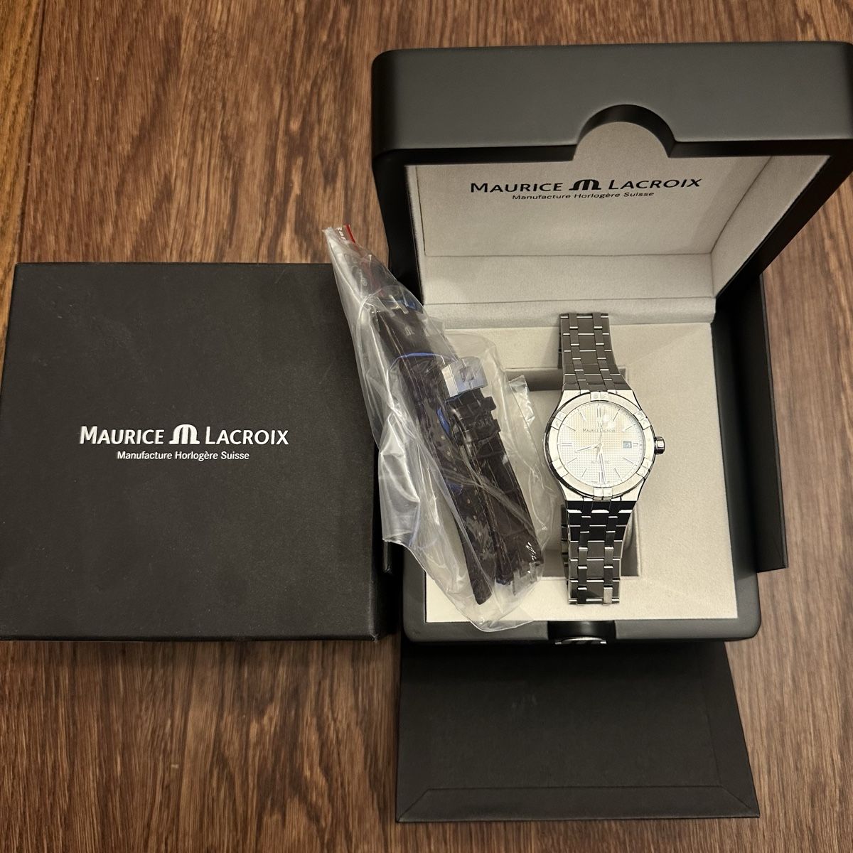 Maurice Lacroix Montres: Maurice Lacroix 42 mm Automatik AIKON - FULLSET – D'occasion à Richterswil par Elle-Ganza