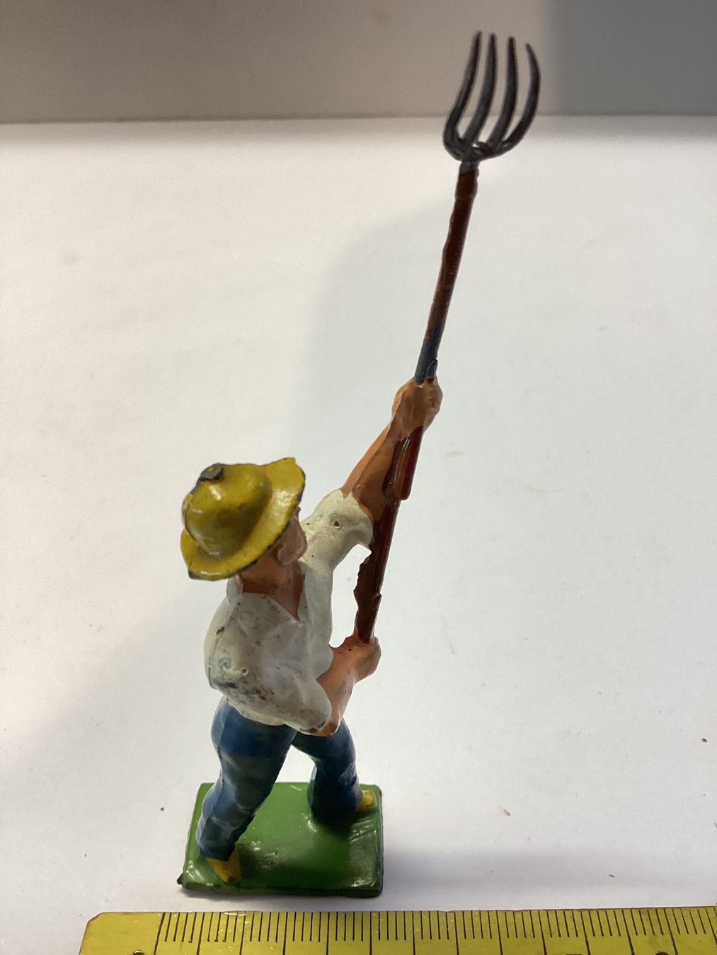 Giocattoli: Alte Spielzeug Figur Bauer mit Gabel Vintage – Usato da Eglisau venduto da mar_5rn2 5