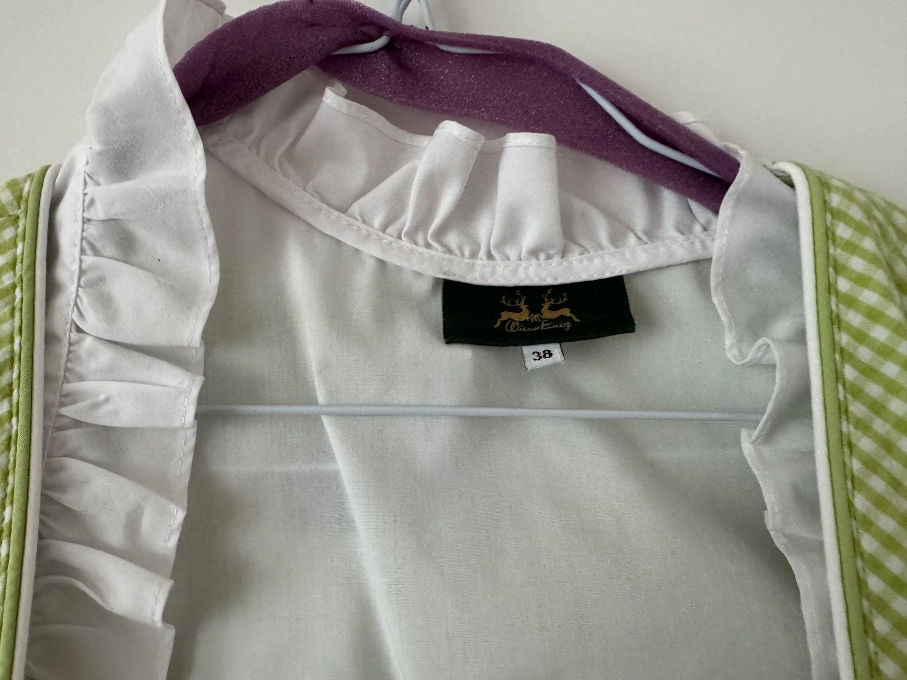 Costumi: 2 Dirndl Grösse 40 + 38 – Usato da Winterthur venduto da Rbasi 7