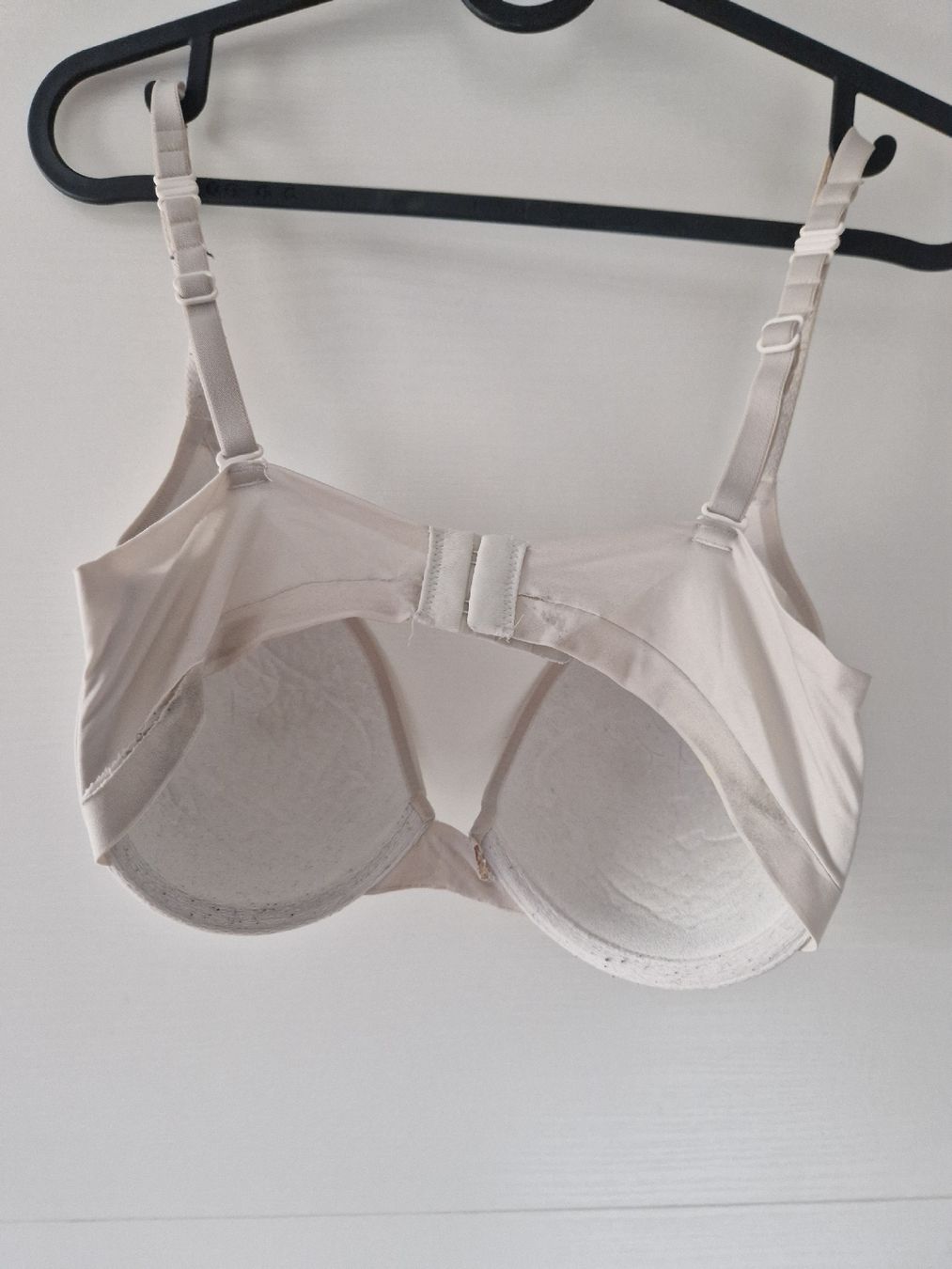 Sloggi Altra biancheria intima: Weisser Sloggi Wow Breeze BH -Grösse 75D – Usato da Niedergösgen venduto da _.vanii._ 1