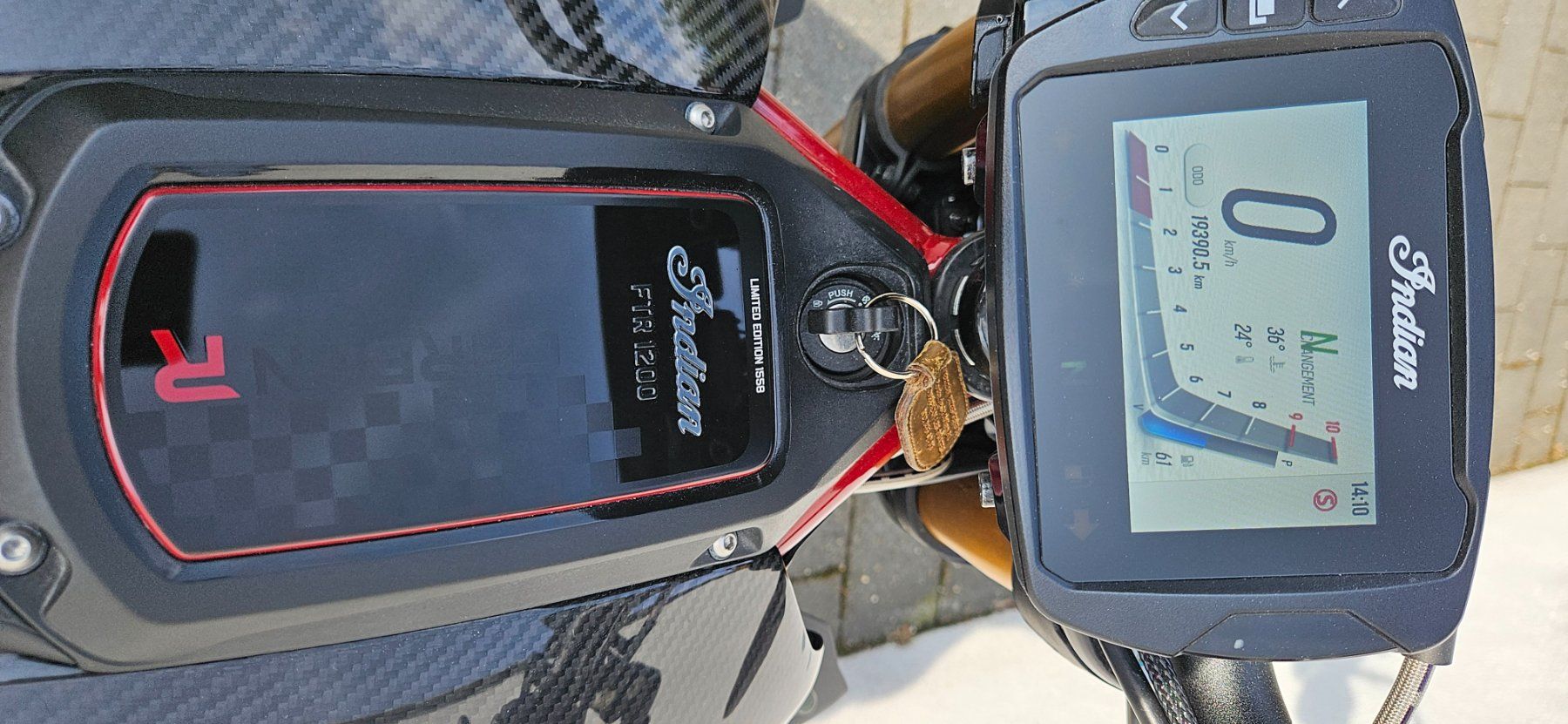 Indian Motorcycle Strada: Indian FTR Carbon R limited edition – Usato da Romanel-sur-Lausanne venduto da Marsu001 6