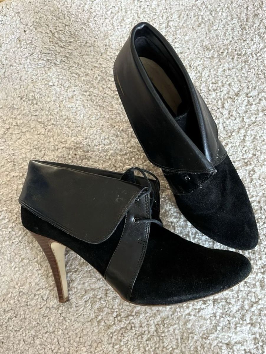 Scarpe da donna: MANGO HEEL STIEFELETTEN LEDER GR. 40 – Usato da Basel venduto da JJ.Elena