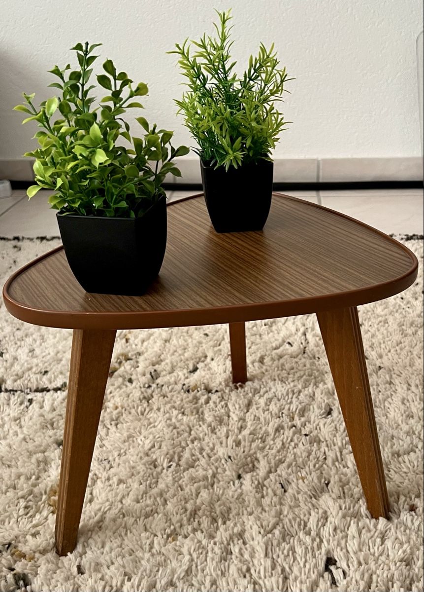 Sgabelli: Vintage grosser Mid Century Blumenhocker – Usato da Hunzenschwil venduto da Madachica