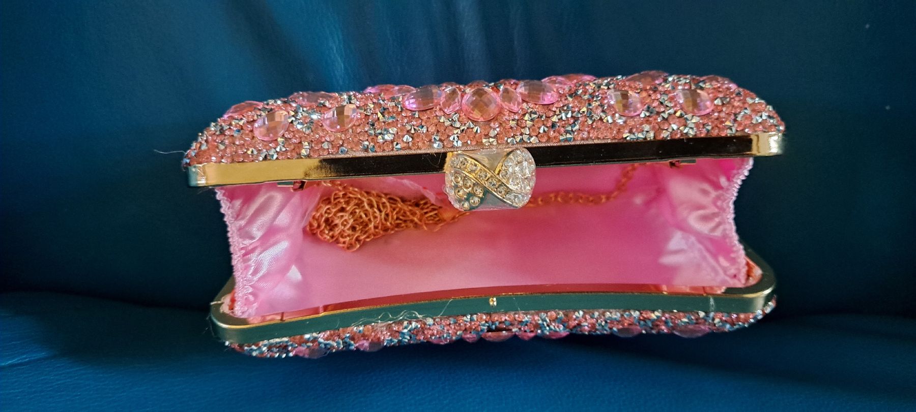 Taschen für Damen: Pinkrosa Abendhandtasche mit Pailletten – Neu (gemäss Beschreibung) aus Basel von DesireeYaDa 2