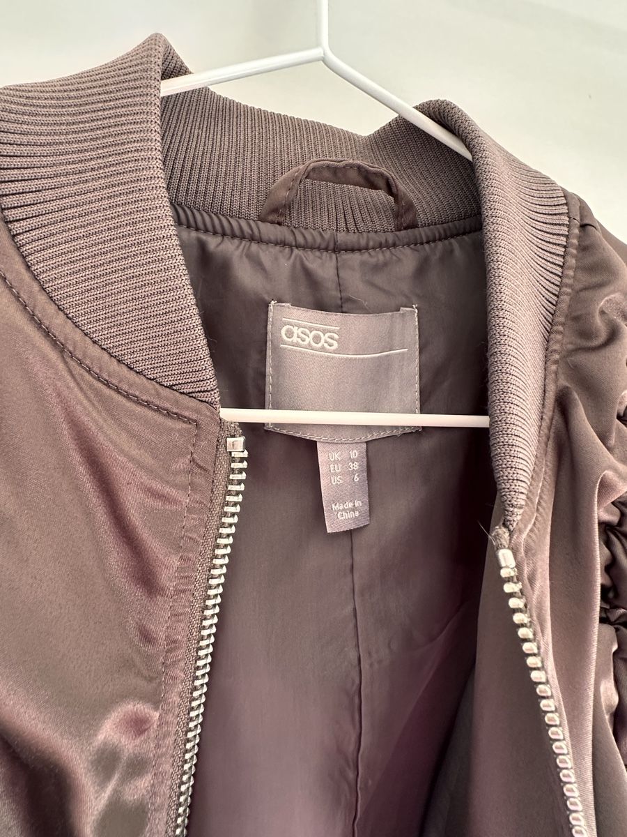 Asos Jacken: Trendige ASOS Bomberjacke Gr. 38 Braun – Gebraucht aus Zürich von _aangela 1