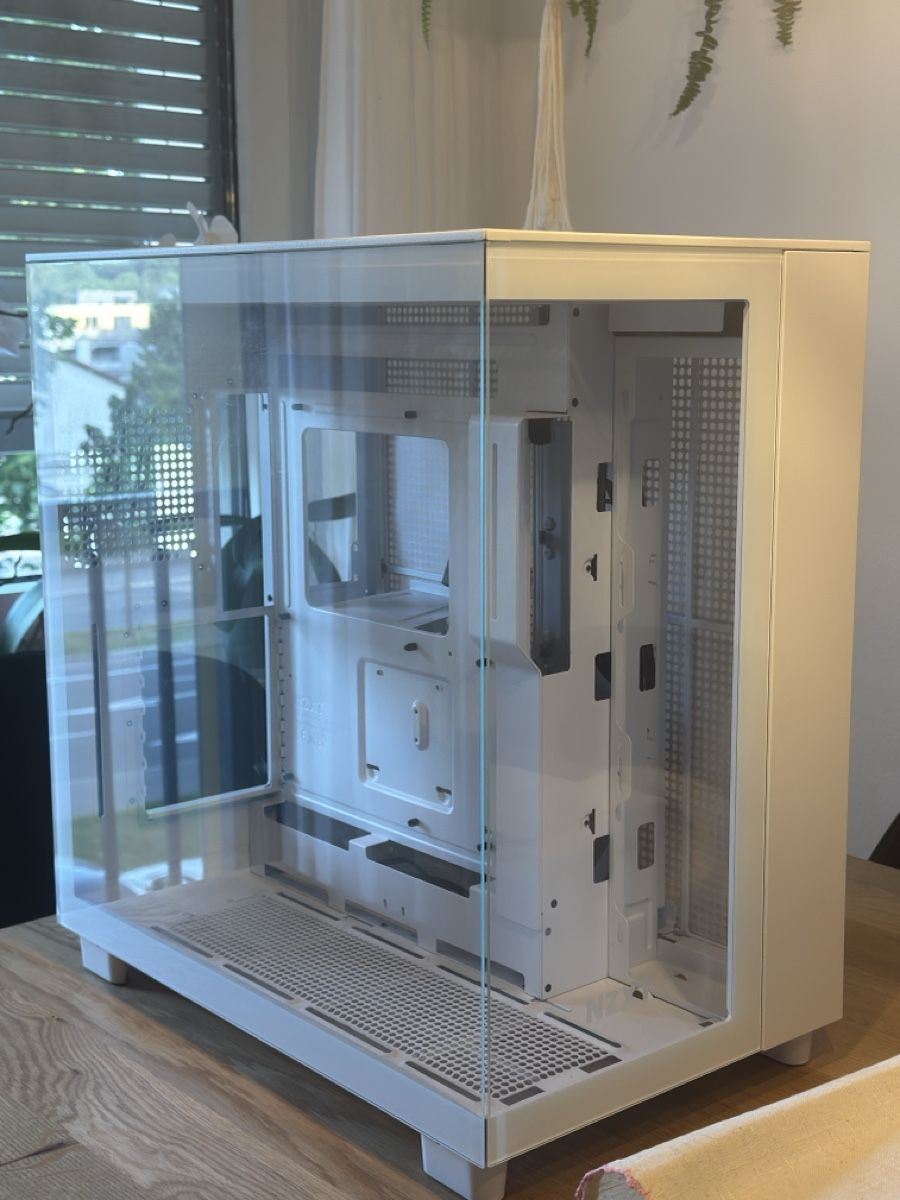 NZXT Custodie: NZXT H9 Flow Gehäuse weiss-TOP! – Usato da Ermensee venduto da Joao_ 1