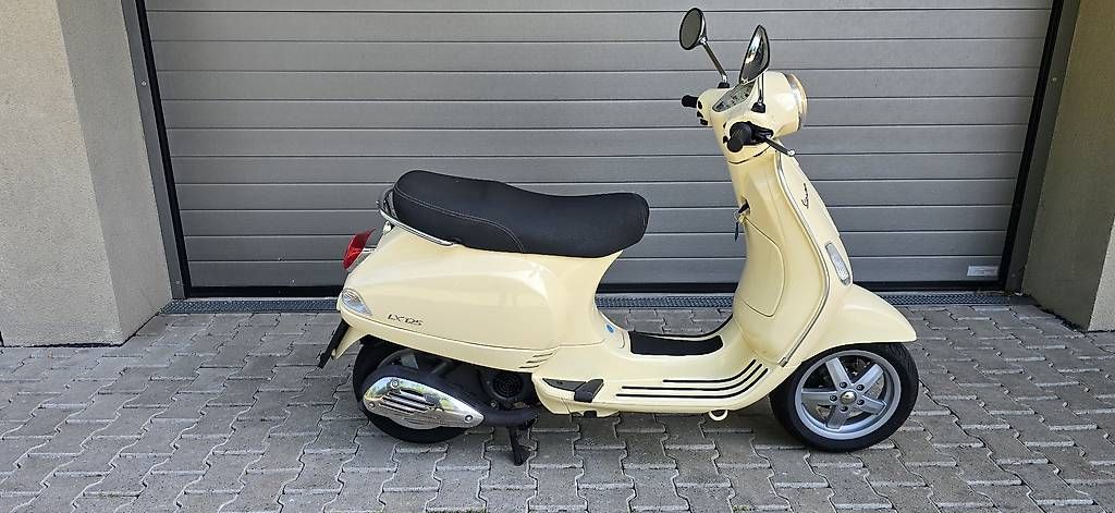 Scooters: Piaggio Vespa LX 125 beige MFK Juni 2026 – Gebraucht aus Zürich von Hftech 1