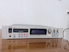 Akai Professional S3000XL  MIDI Stereo Sampler