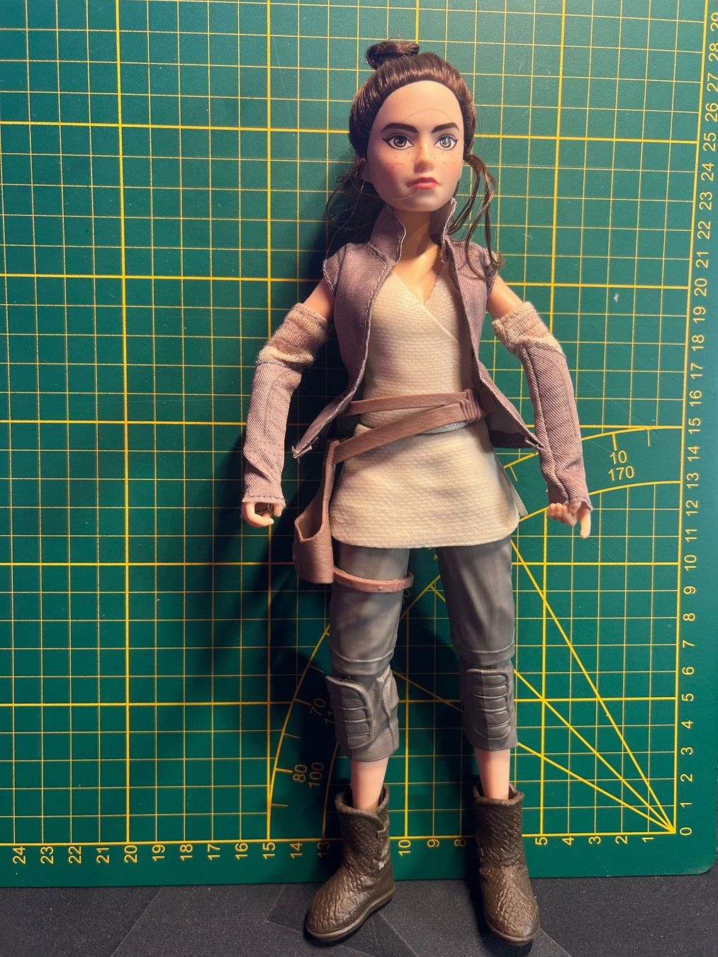 Star Wars Statuette: Figurine Star Wars Rey, 27 cm, idéale collection! – Usato da Bottens venduto da Jafar55