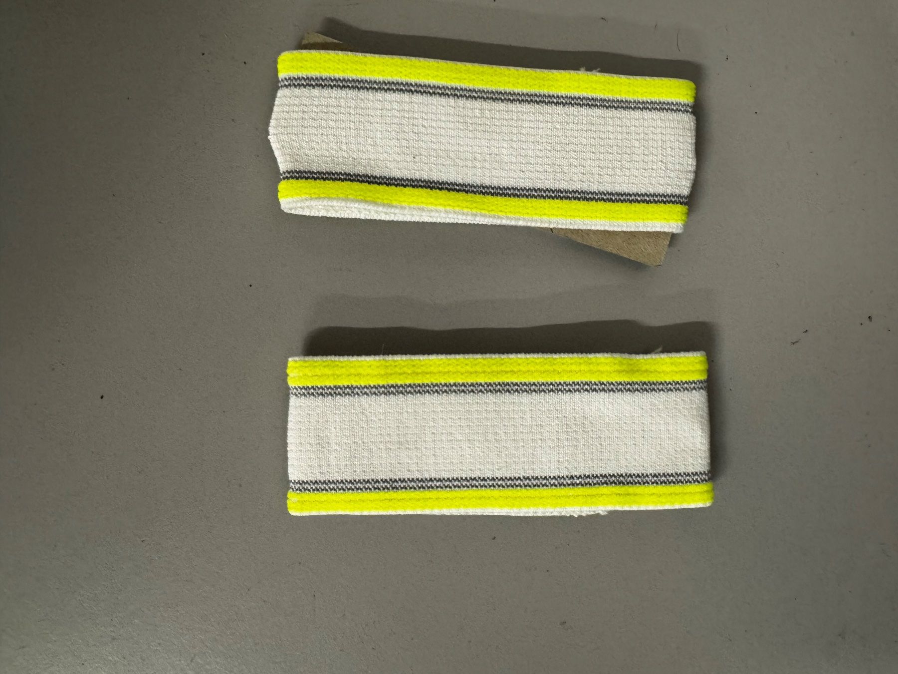 Bracciali & Braccialetti: 2Stk elastische Reflektoren Bänder neu und originalverpackt – Nuovo e nell'imballaggio originale da Aadorf venduto da FRANKENFREDDY
