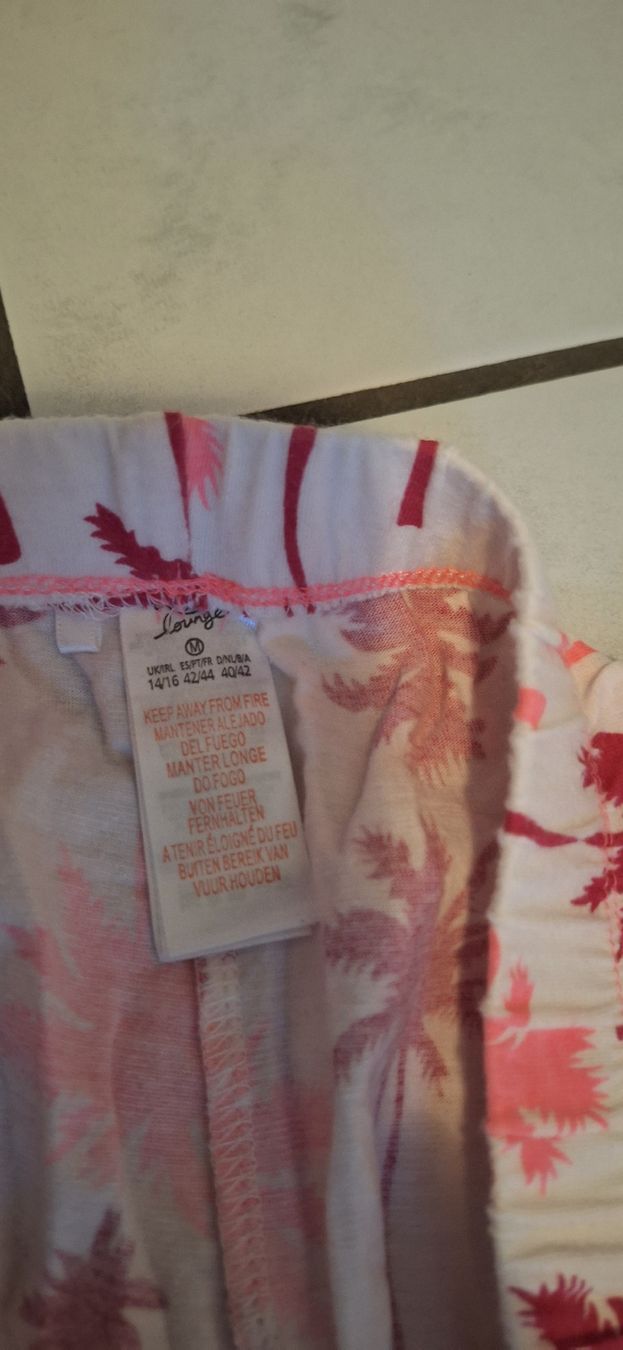 Negligees & Pigiami: Damen Sommerpyjama Gr. 40/42 – Usato da Schwyz venduto da cla_8w6t 2