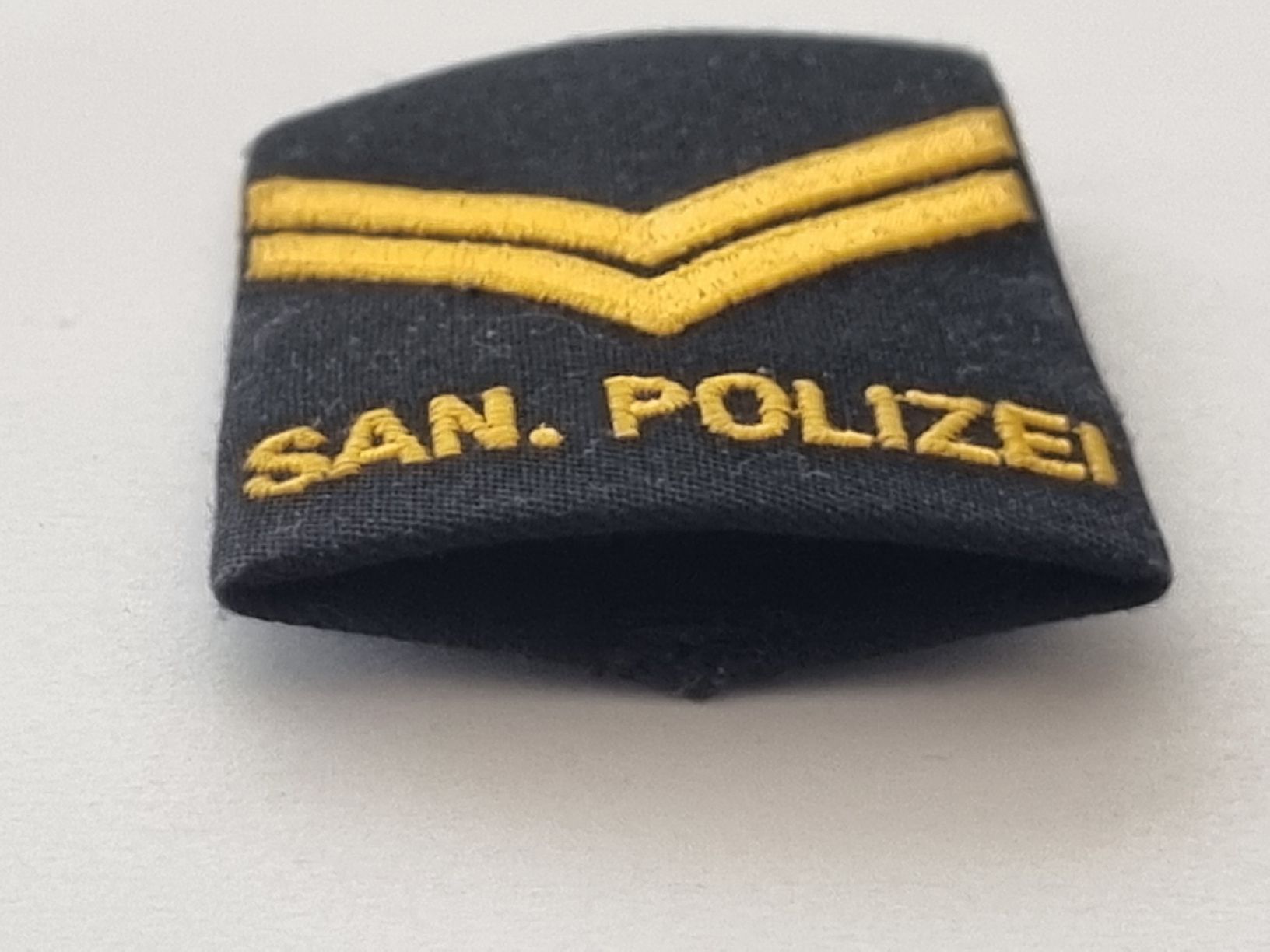 Uniformi: Sanitätspolizei Schulterabzeichen /  Patt – Usato da Laupen BE venduto da Bombers 2