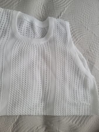 Sommerliches, weisses giletTop mit Lochmuster, Grösse M