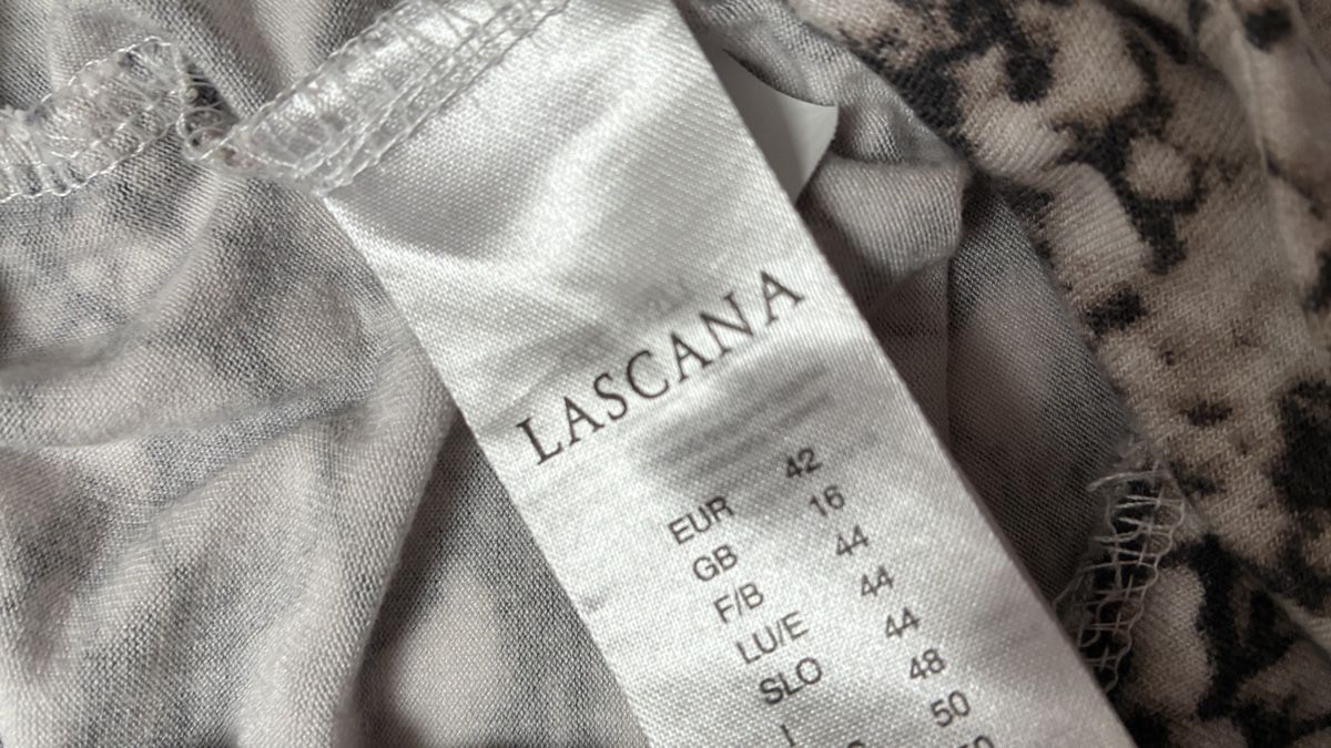 Lascana Leggings: Lascana Hose mit Schlangenprint Grösse 42 – Gebraucht aus Reinach BL von santrian 5