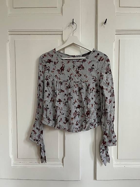 Camicette: Cropped Bluse – Usato da Bern venduto da tan_2rrh