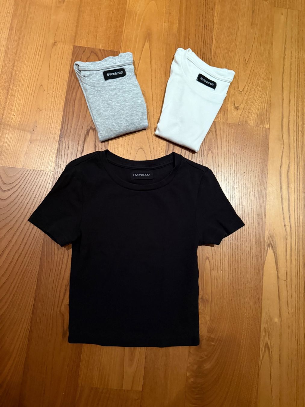 T-Shirts: 3x T-Shirts – Gebraucht aus Sissach von laura.x4 1