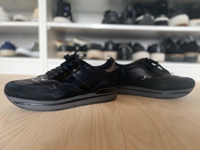 Hogan Damenschuhe: Hogan Sneaker Schwarz Lackleder Gr. 39 – Gebraucht aus Winterthur von damoiselles