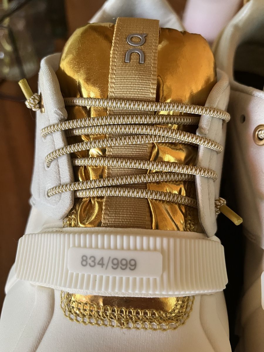 On Scarpe da uomo: On Cloud Edge Moon Limited Edition moon landing – Nuovo e nell'imballaggio originale da Oberhasli venduto da coffie 5