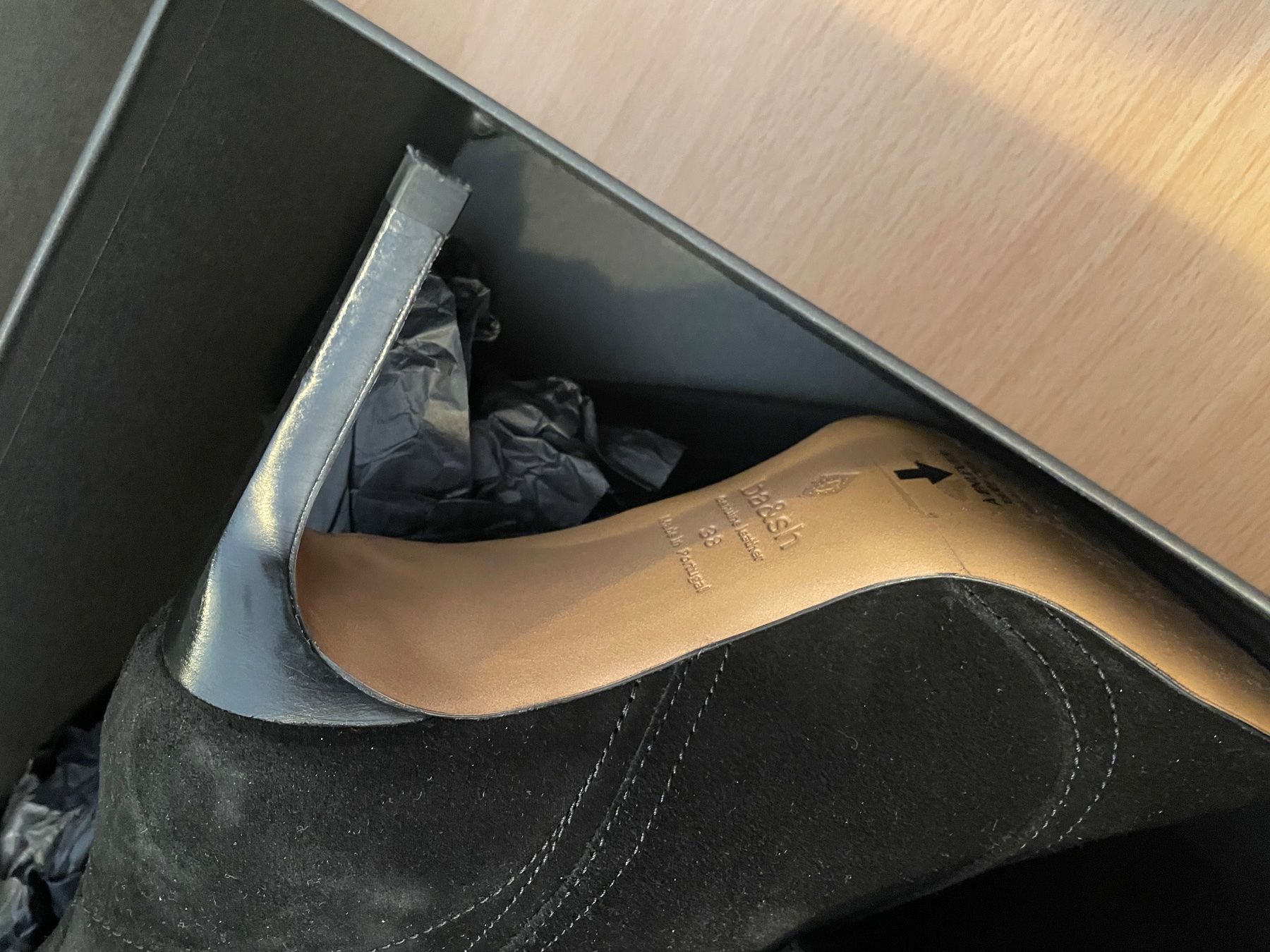 Ba&Sh Scarpe da donna: Black Suede Knee High Boots, Size 38 EU – Nuovo (secondo la descrizione) da Bazenheid venduto da hat_96 3