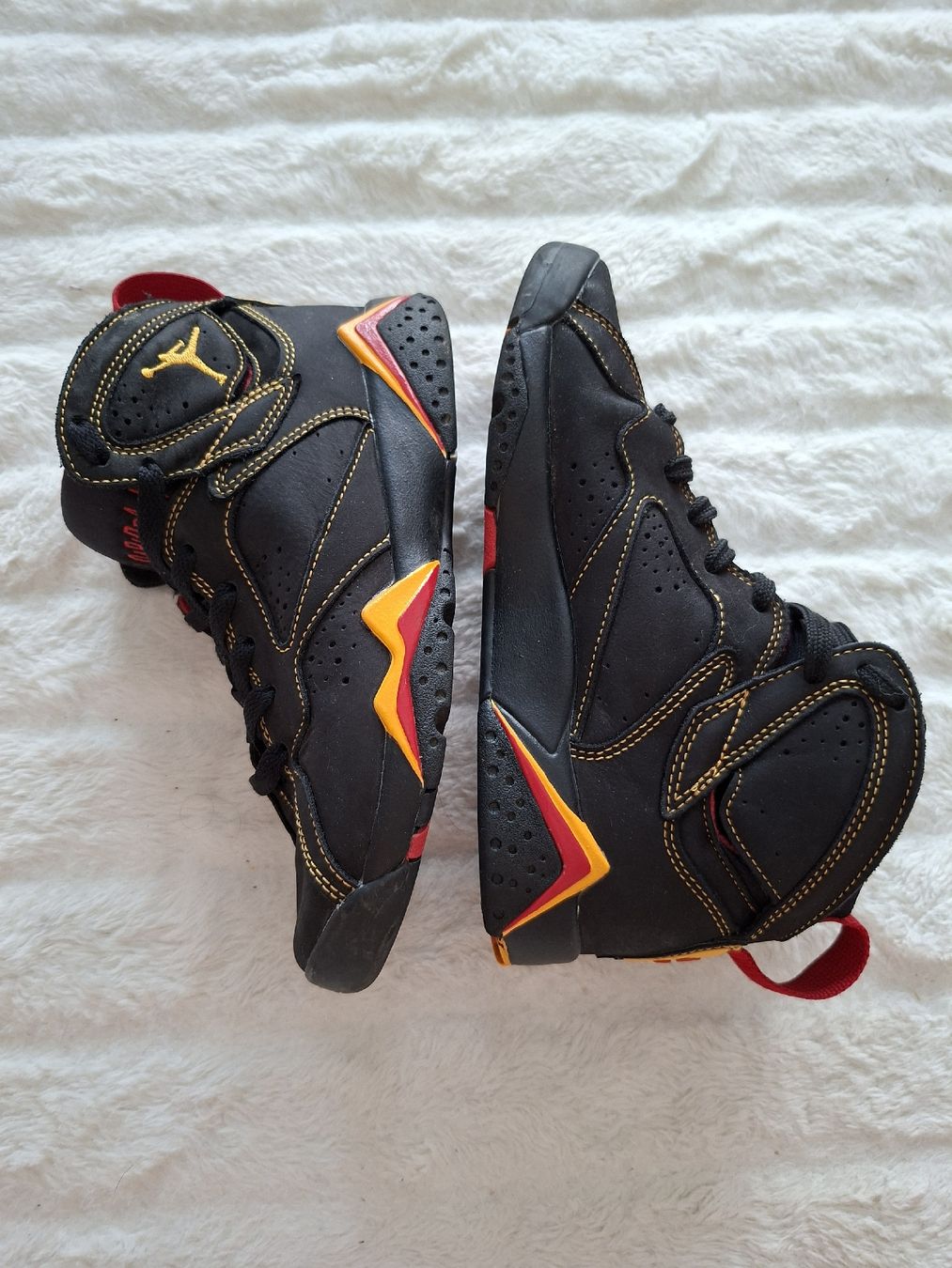 Jordan Damenschuhe: Baskets Jordan 7 noir rouge  pointure 36.5  – Gebraucht aus Renens VD von ser_j2fn 1