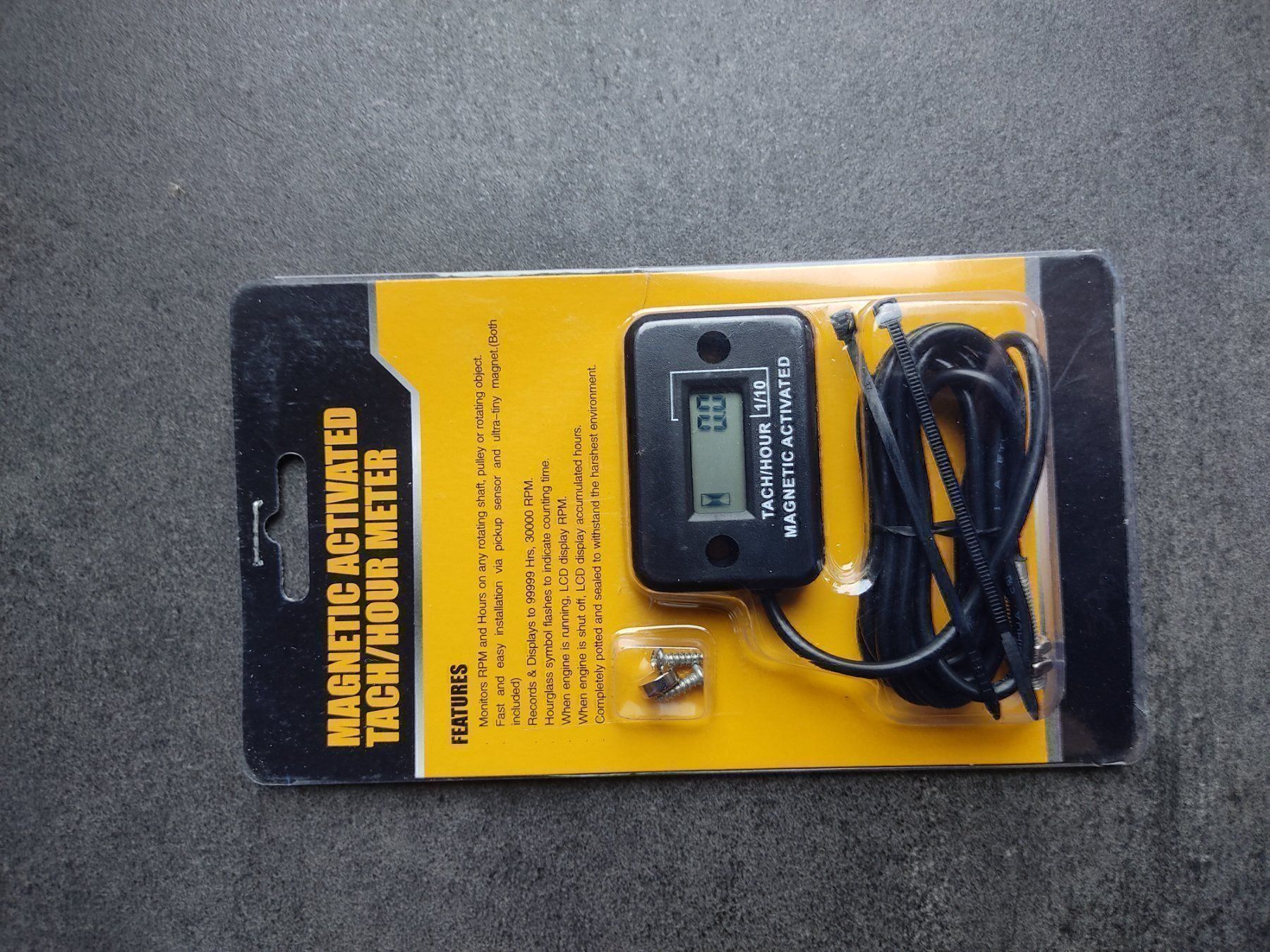 Messen: Betriebsstundenzähler/ Drehzahlmesser – Neu und originalverpackt aus Rümikon AG von PANTER03