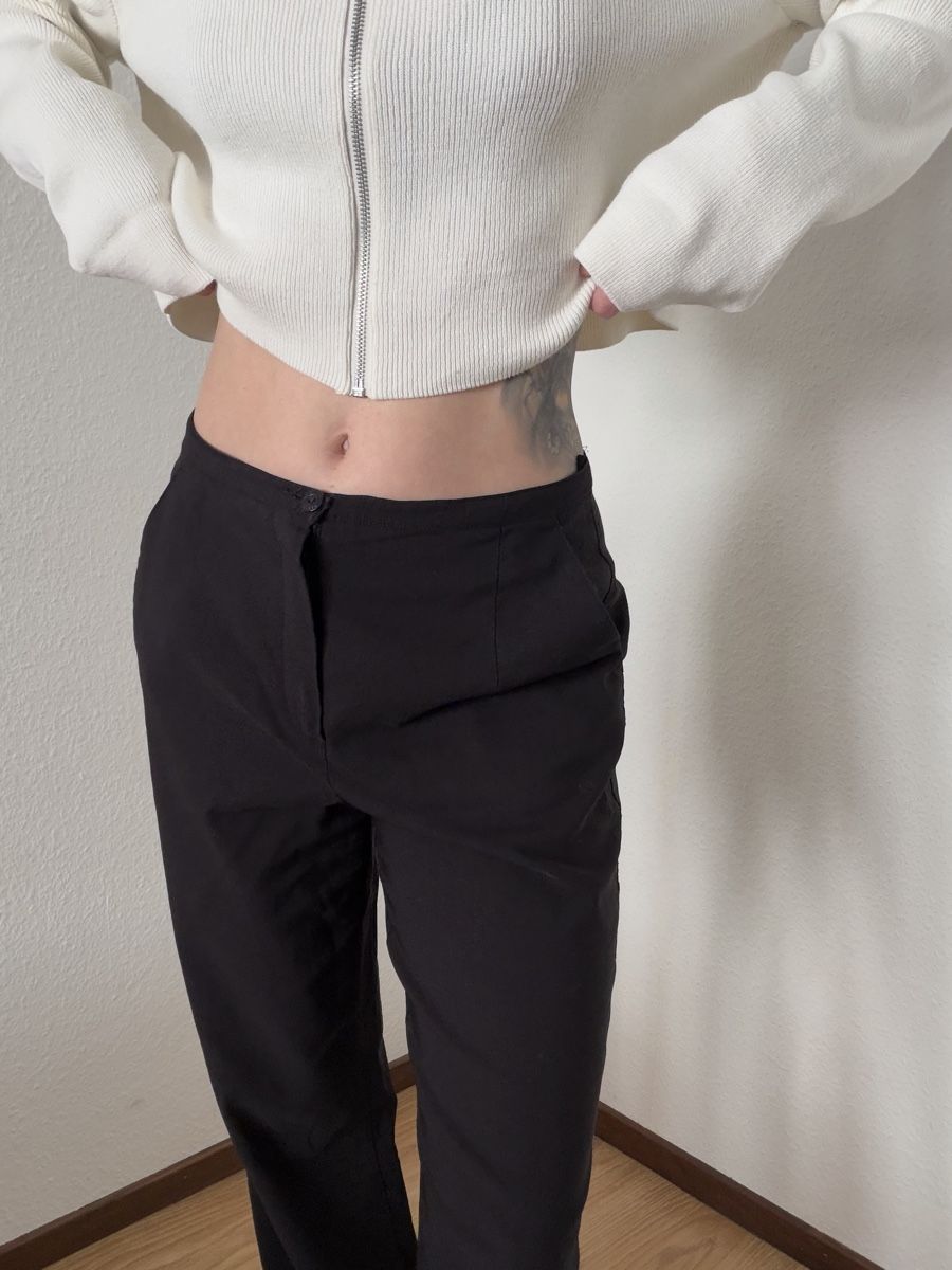 Pantaloni: Vintage Black drawstring casual capri trousers – Usato da Knonau venduto da Grapesvintage 4