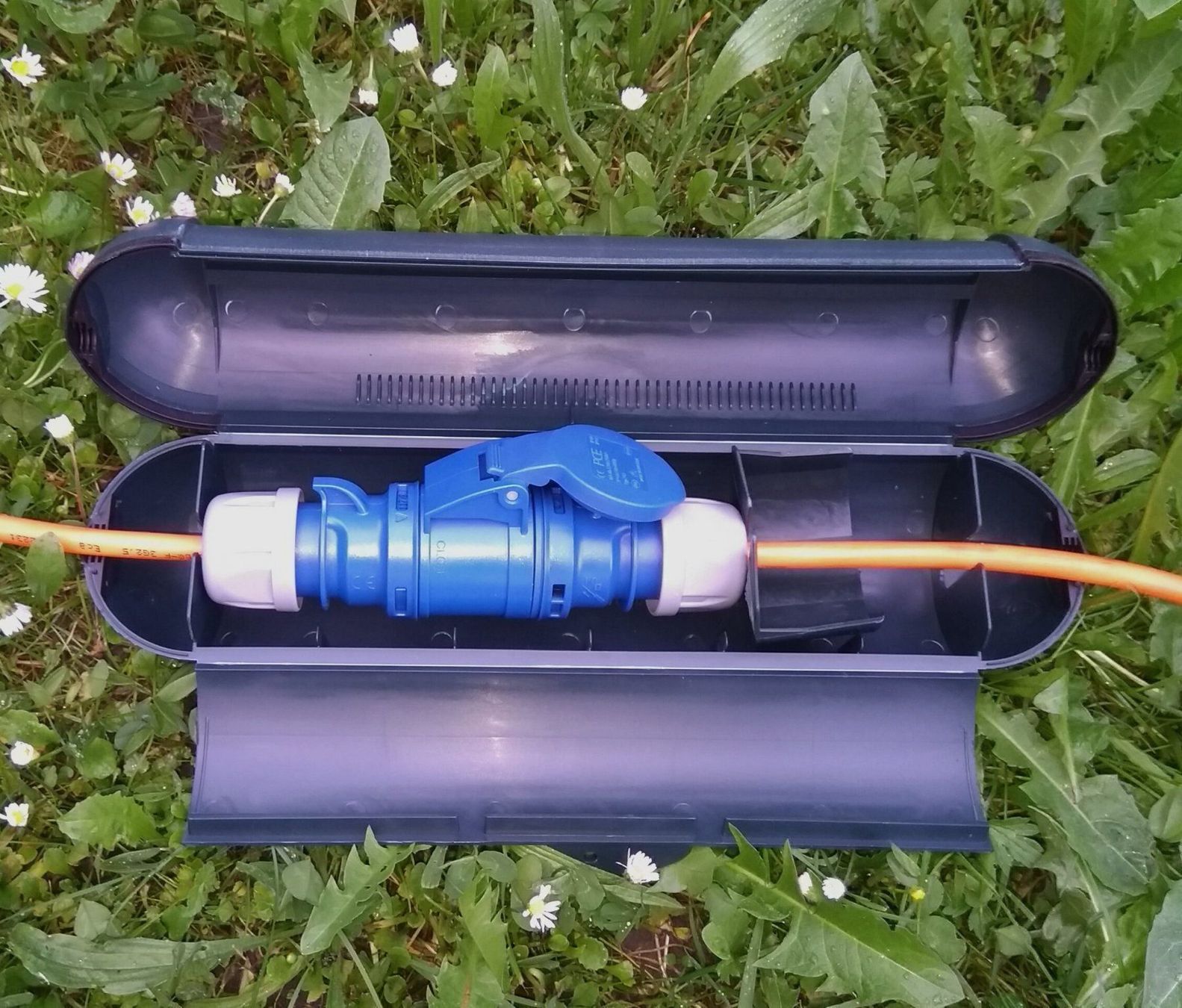 Contenitori & Simili: Campingkabelbox Abschliessbar Spritzwassergeschützt Kabelbox – Nuovo e nell'imballaggio originale da Herisau venduto da Kabelprofi1