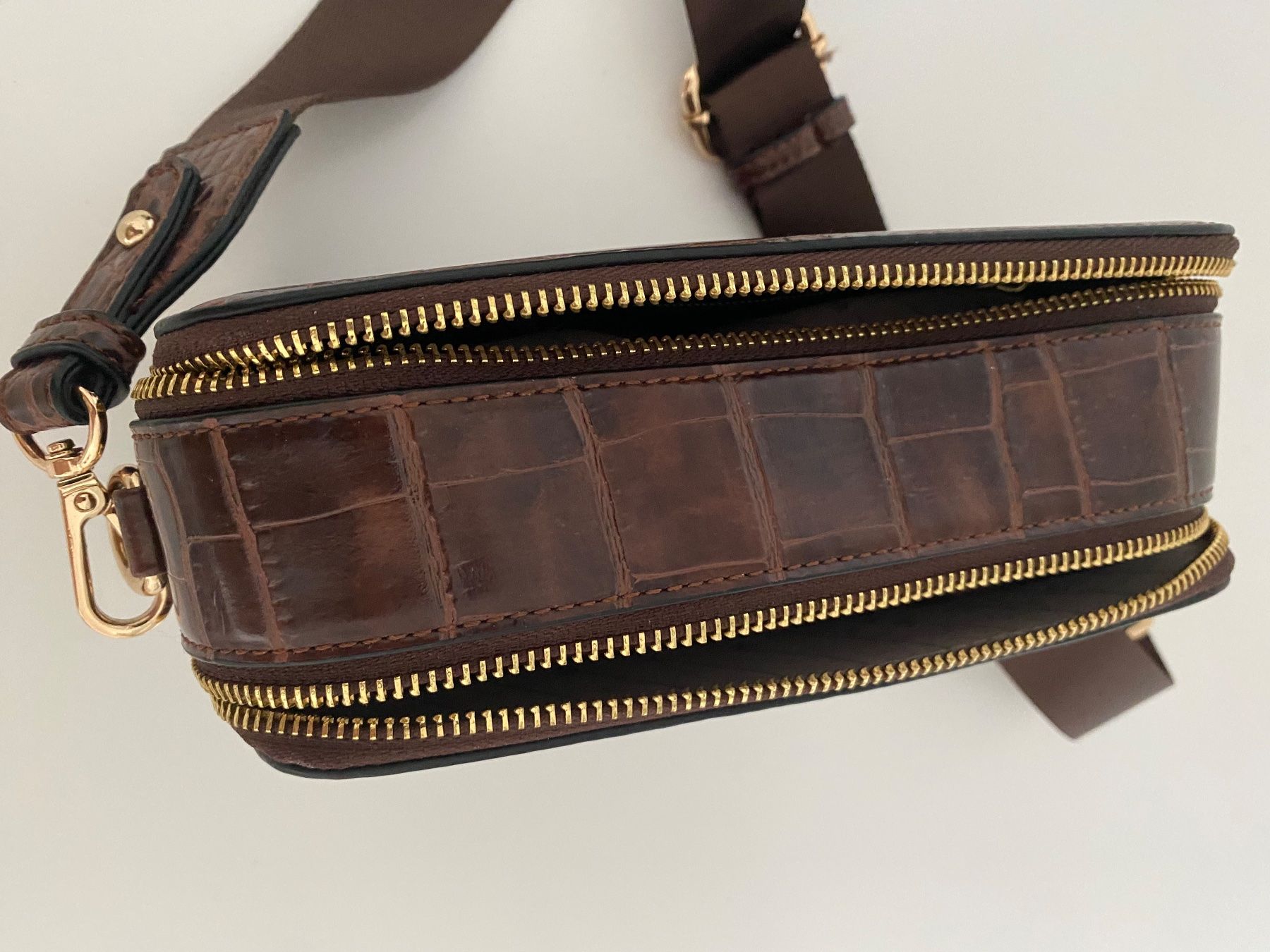 Taschen für Damen: Tasche in Braunem Krokooptik – Neu (gemäss Beschreibung) aus Holderbank SO von SUS-2021 2