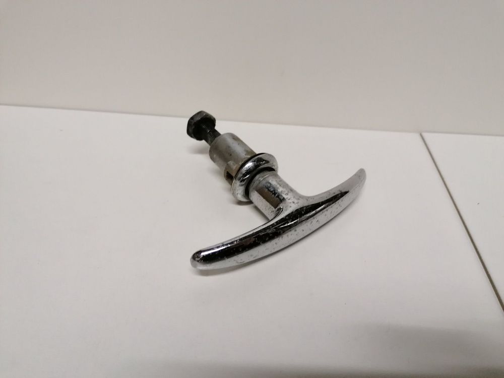 Motorhaubengriff Für VW Passat 2006-2015 - 1K1823633B, LHD