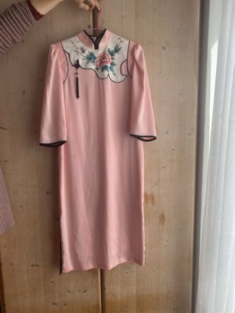 Asiatisches Chinesisches Kleid