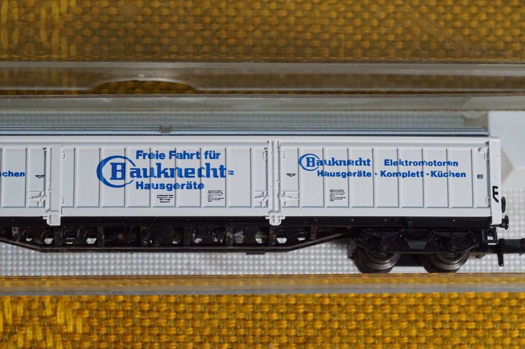 Fleischmann Modellini di ferrovie: Fleischmann Güterwagen Bauknecht Spur N – Usato da Gränichen venduto da iknow 2