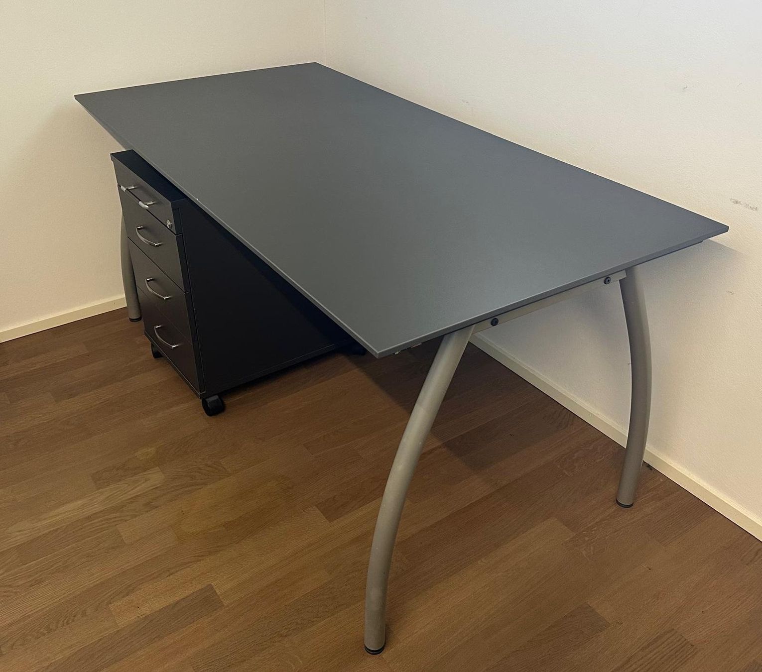 Schreibtische: Schreibtisch – Gebraucht aus Otelfingen von ALuechinger 1