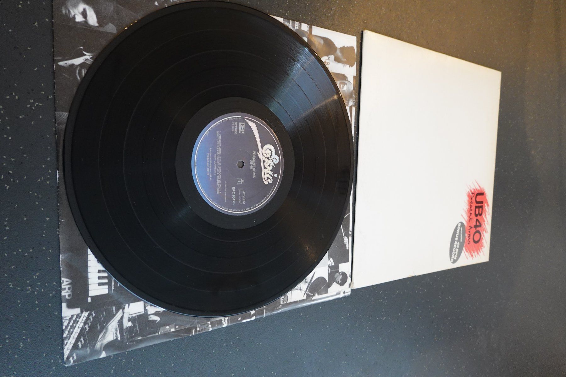 Dischi in vinile: Schallplatte von UB40 Present Arms - Vinyl – Usato da Jona venduto da JOberg_25 3