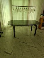 Massiver Granittisch