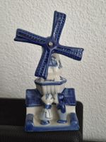 Delfter Blau Windmühle mit küssendem Paar – Handbemalt