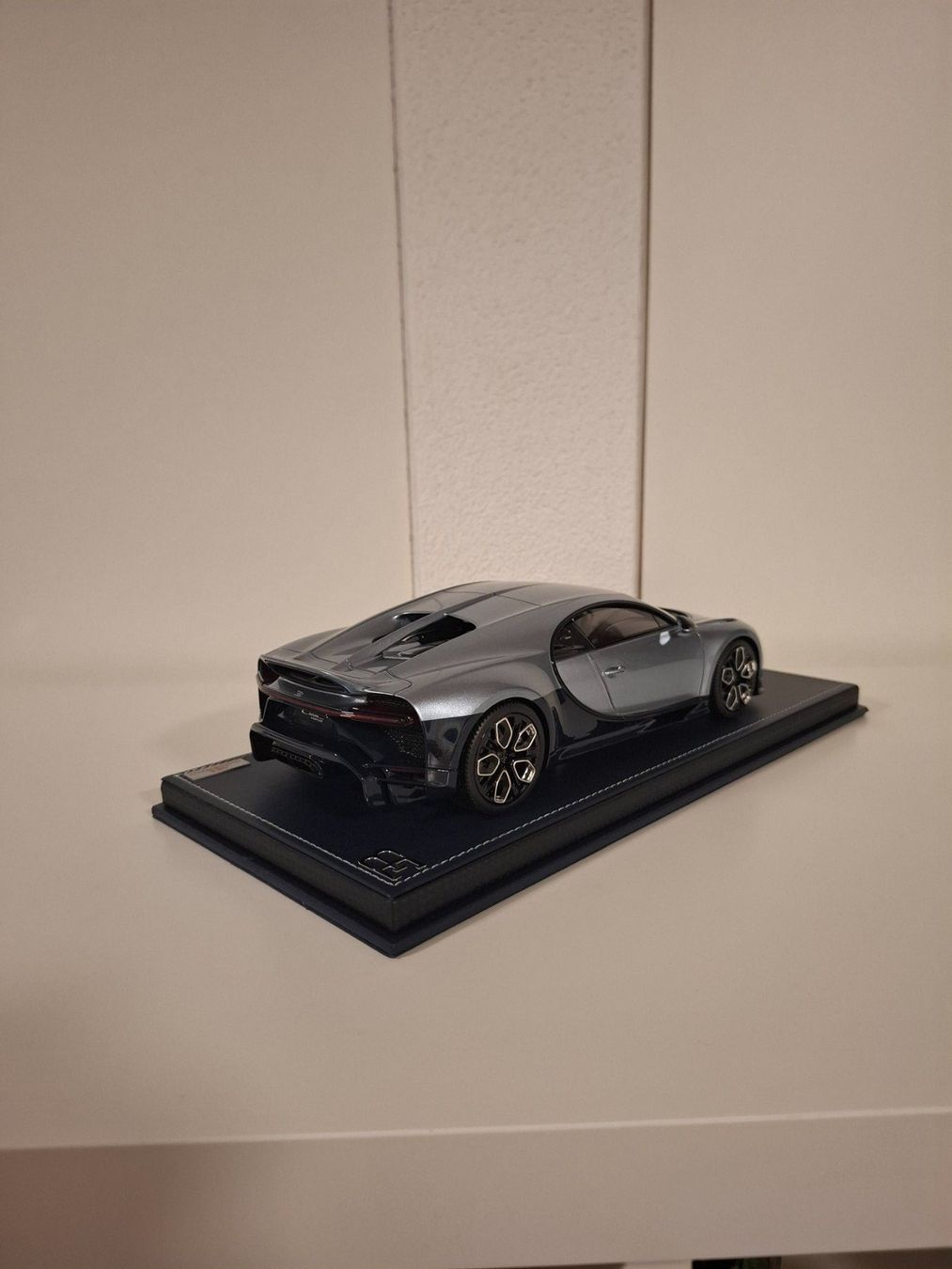Bugatti Voitures modèles: Bugatti Chiron Profilee MR Collection 1:18 – D'occasion à Oberbipp par jpz_f8yh 2