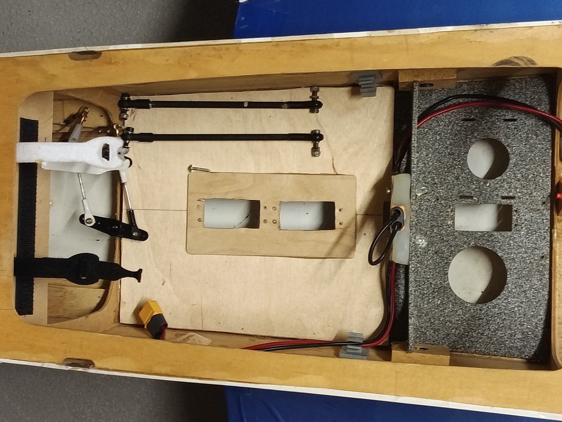 RC Kits de montage: Extra 330 Hangar 9 – D'occasion à Uznach par Rzeljko 5