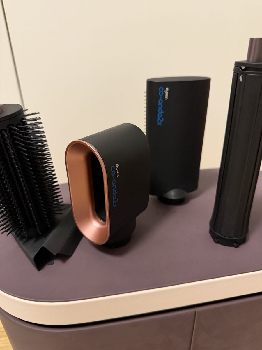 Dyson Asciugacapelli: Dyson airwrap co-anda 2x accessoires – Nuovo (secondo la descrizione) da Meyrin venduto da SA_3006 1