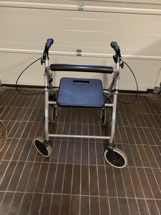 Rollator Drive Walking Aid GiGo, zusammenklappbar Kaufen auf Ricardo