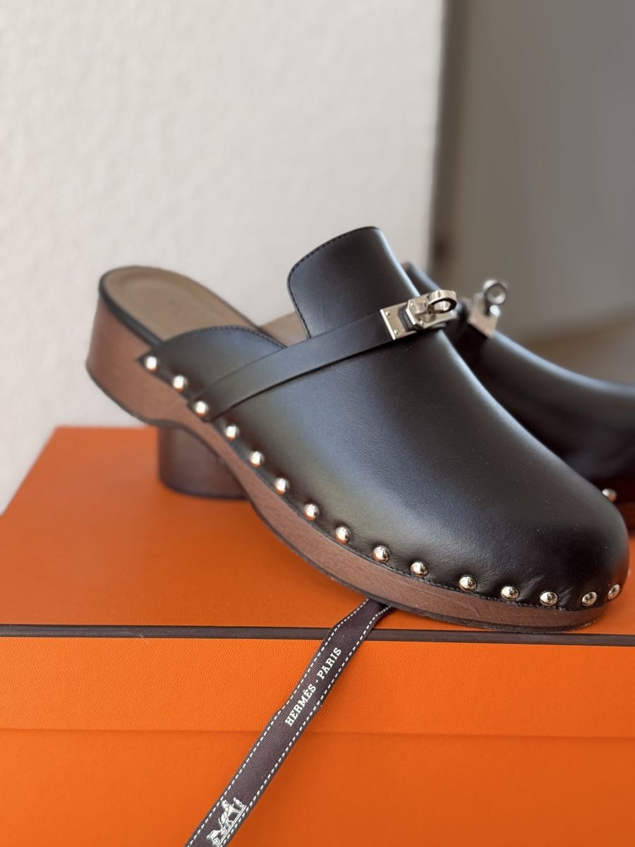 Hermès Chaussures femmes: Hermès Carlotta Black 39 – D'occasion à Schindellegi par SeaAndAir 1