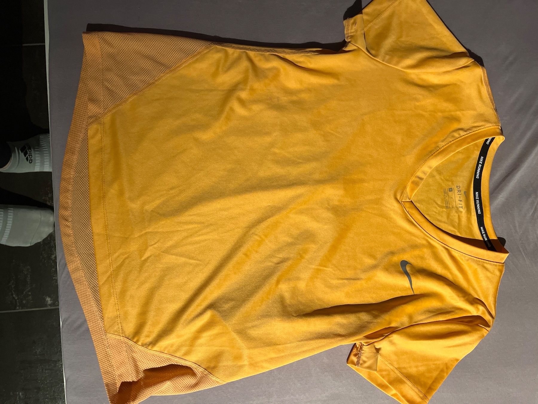 Adidas T-Shirts: Running Shirt Nike – Gebraucht aus Hombrechtikon von Kaatja