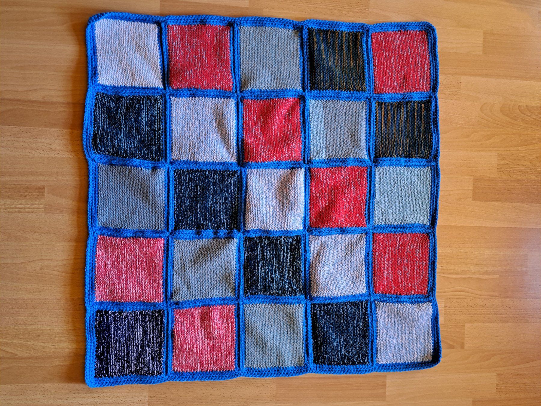 Coperte: Handgestrickte Plätzlidecke – Nuovo (secondo la descrizione) da Hettiswil venduto da san_kf5h