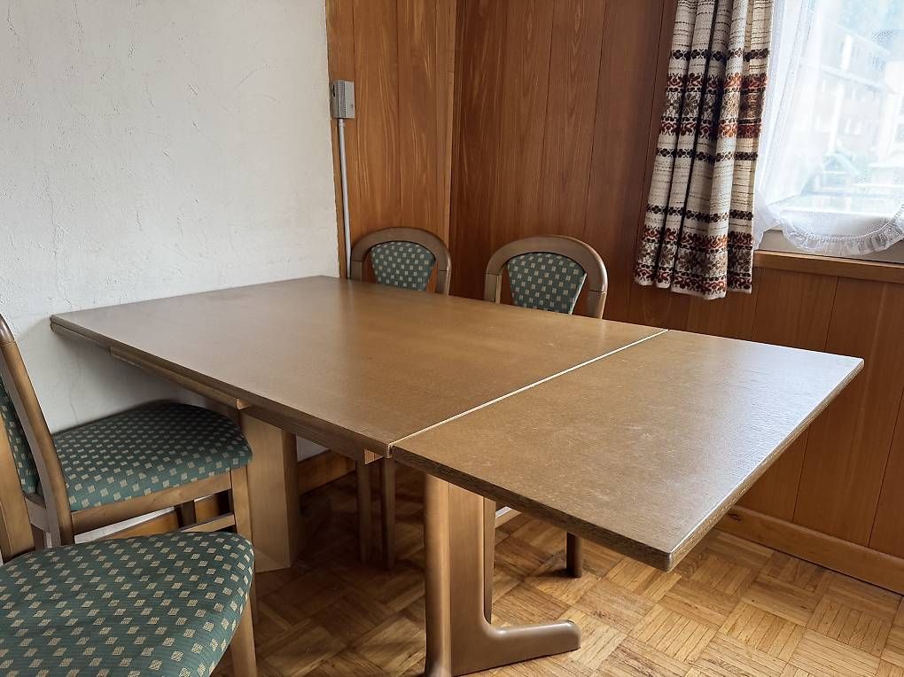 Set di tavolo e panche: Tisch und Stühle – Usato da Walenstadtberg venduto da sgiger 1