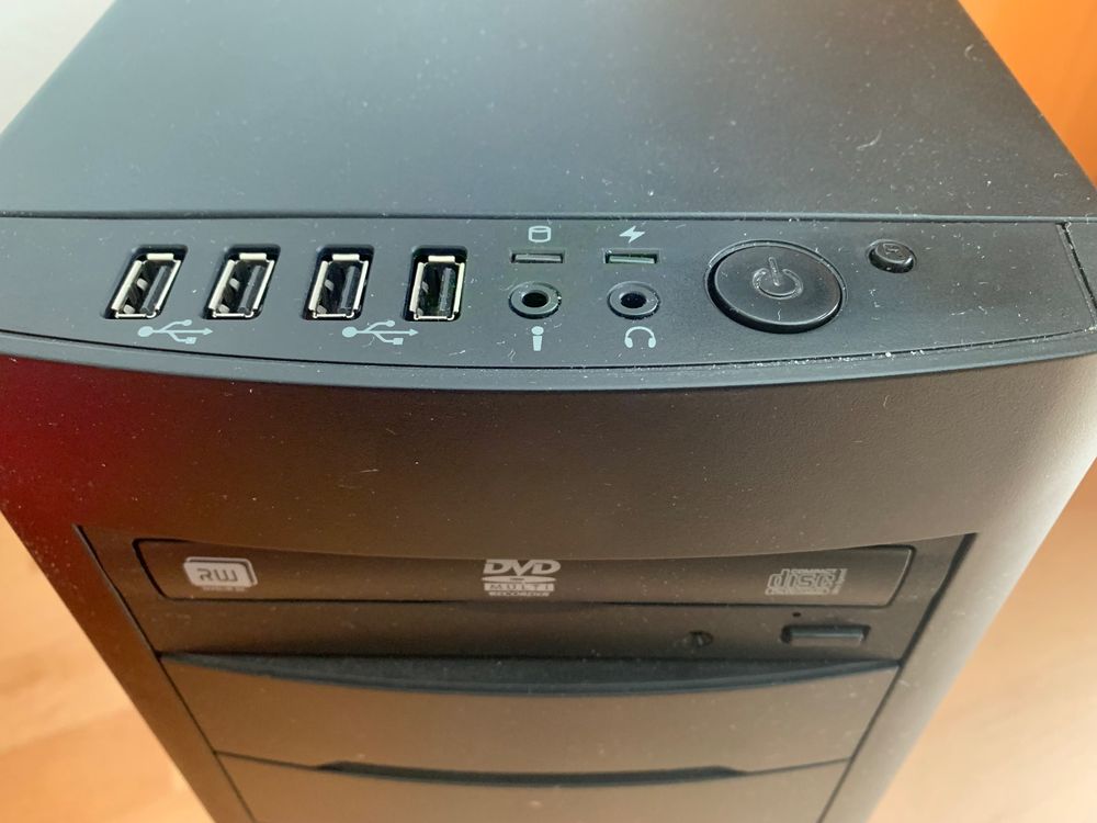 Komplett PC mit Tastatur/Maus + Bildschirm - Betriebsbereit (Gebraucht ...