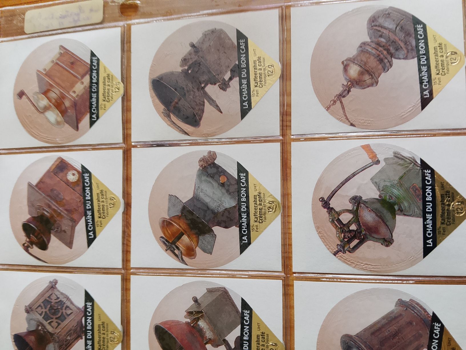 Kaffeerahmdeckel: Kaffeerahmdeckeli – Gebraucht aus Volken von katz5 6