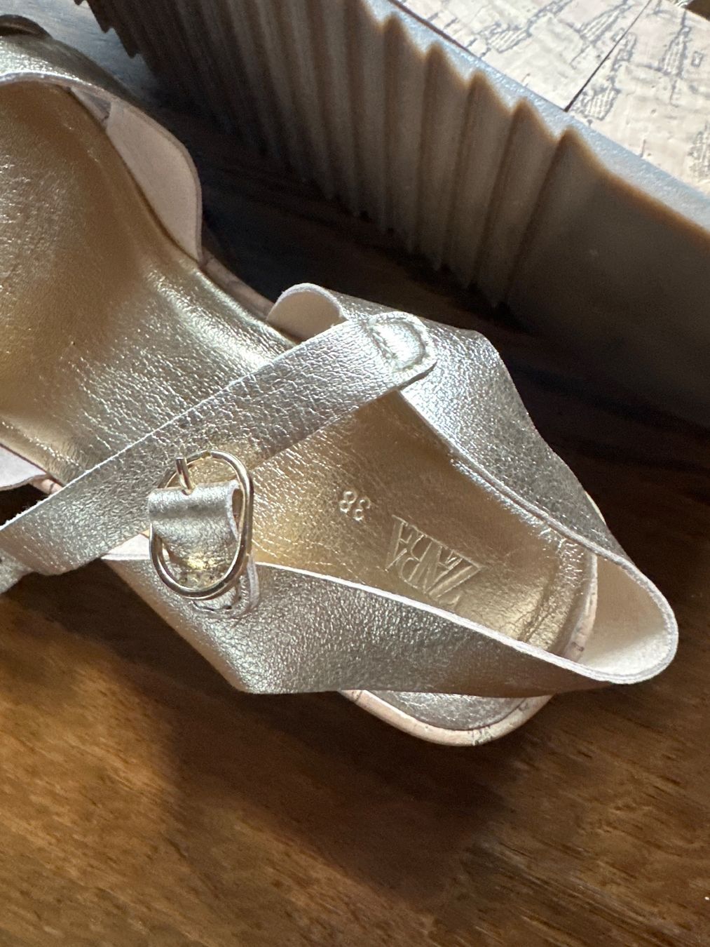 Zara Scarpe da donna: ZARA Sandalen gold – Nuovo (secondo la descrizione) da Küssnacht am Rigi venduto da annine.l. 3